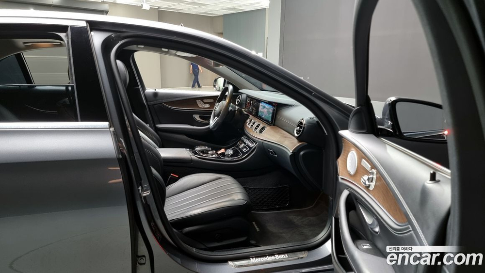 Mercedes-Benz E-Class W213 E300 4MATIC Exclusive (06.2020)