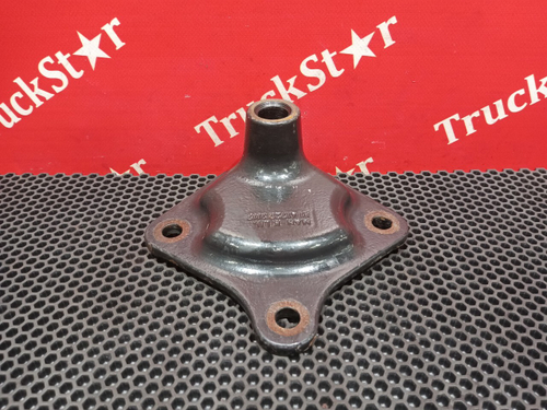 Кронштейн цилиндра подъема кабины