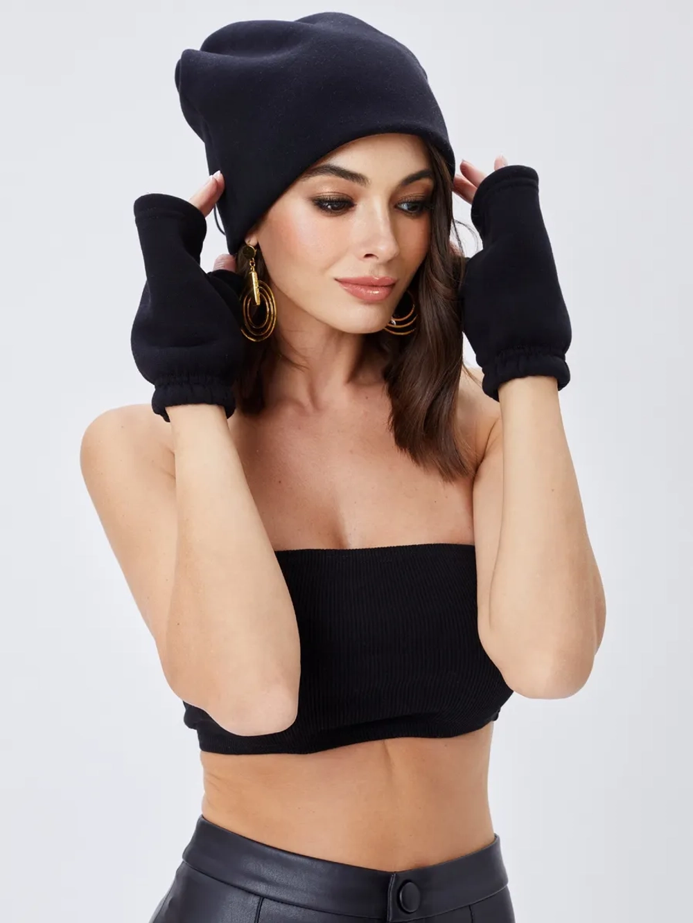 Шапка бини с начесом для хвоста, дред и кос