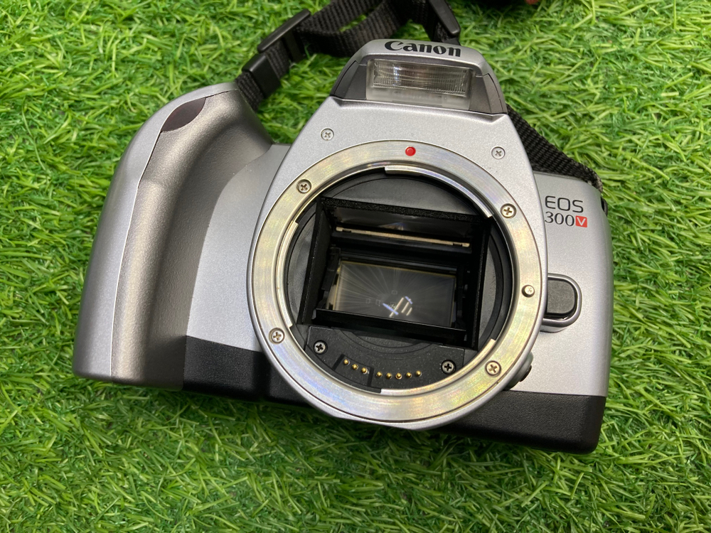 Canon EOS 300v kit EF 28-90mm 4-5.6 II