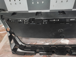 Кронштейн решетки радиатора Peugeot 3008 2 16-22 Б/У Оригинал 9815317780