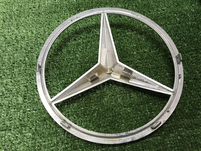 Эмблема решетки радиатора Mercedes GLE V167 18-24