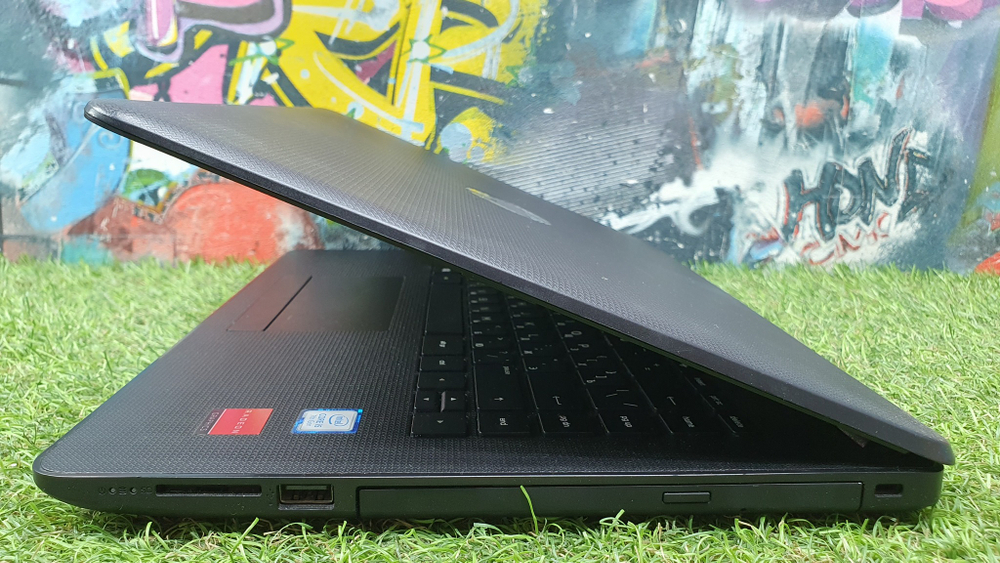 Игровой HP i5-7/8 Gb/Radeon R5 M330 4 Gb/FHD