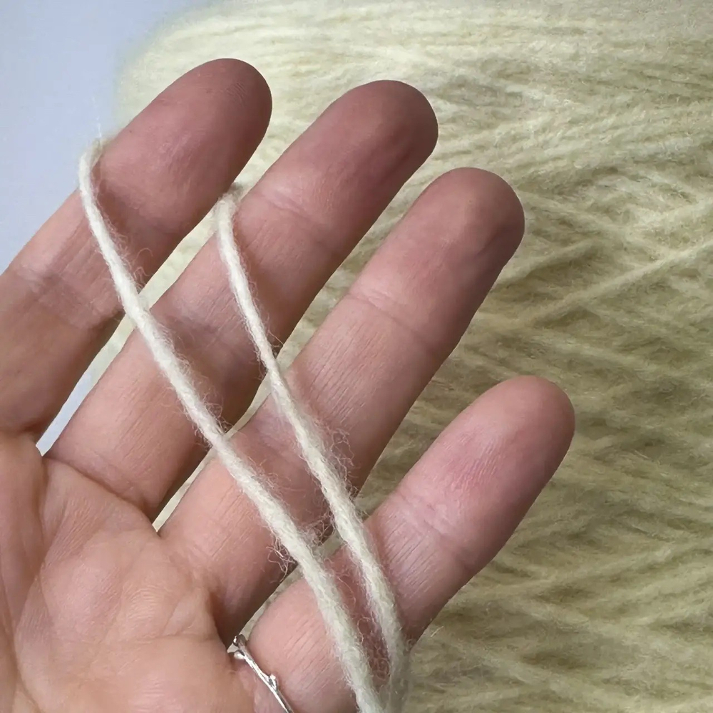 BALLOON - Luxury Selection by Ri.Go; 39% альпака, 39% меринос, 33% п/а; 220м/100гр; col. 18214, цвет: светло-желтый; S701