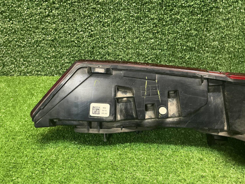 Фонарь левый внутренний BMW X7 G07 (2019-2022)