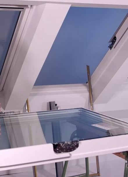 Замена стеклопакета мансардного окна