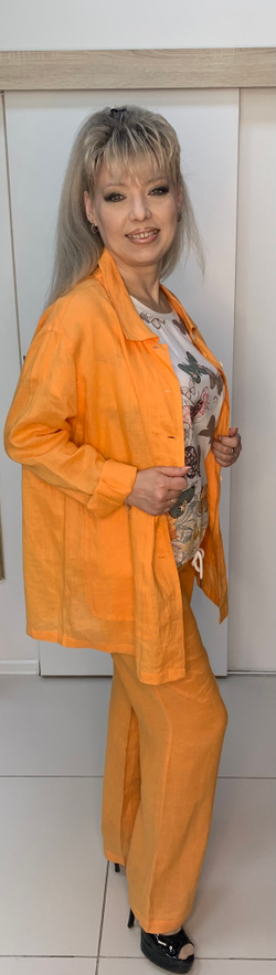 Льняная оранжевая рубашка