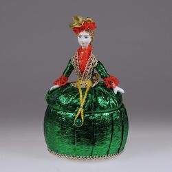 Кукла-шкатулка Барышня в парчовом платье