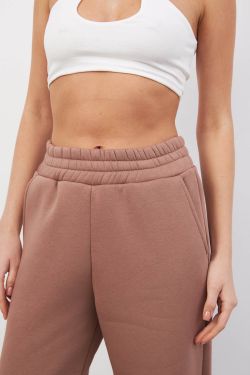 Утепленные джоггеры свободного кроя цвета молочный шоколад