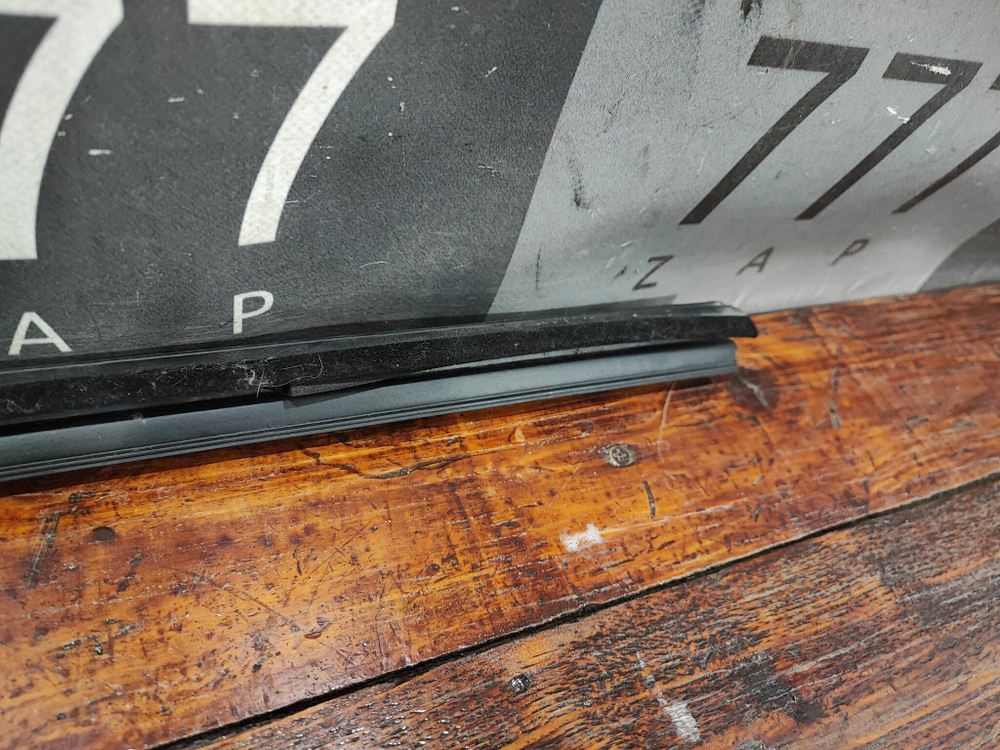 Уплотнитель стекла двери задней левой Polo 5 Sedan 10-20 Б/У Оригинал 6RU839479