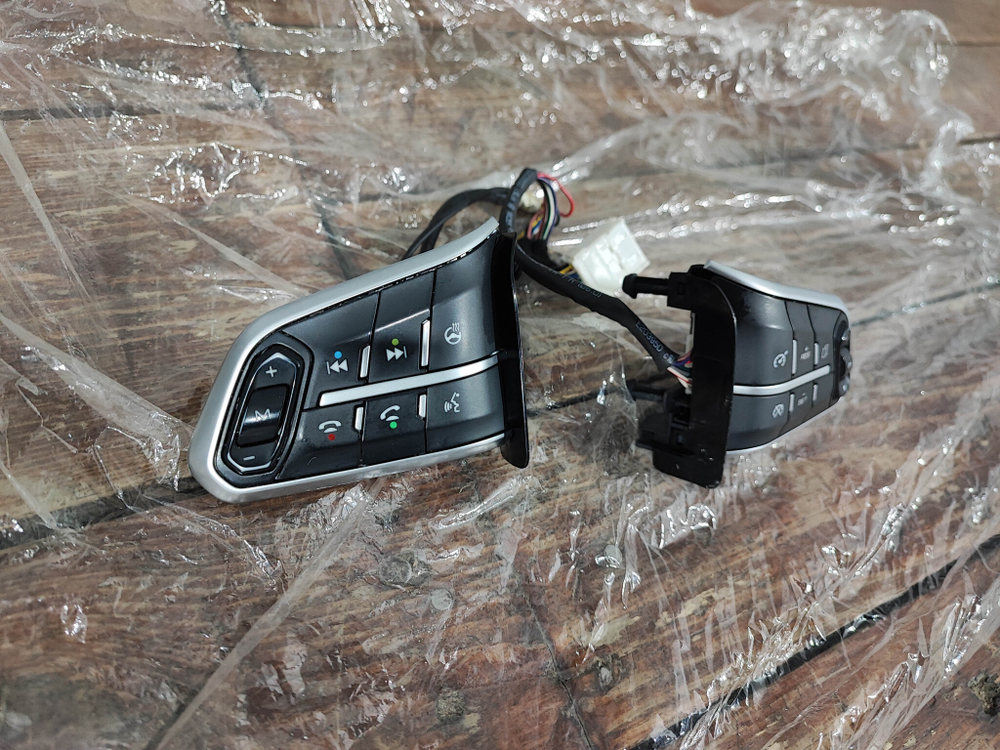 Кнопки руля, блок кнопок на руль Haval F7 1 19-24 Б/У Оригинал 3402108XKQ00A