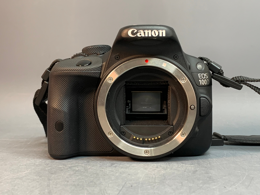Canon EOS 100D Kit 18-55mm 3.5-5.6 III 7.700 кадров