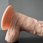 Реалистичный фаллоимитатор Long John от Alive (21,8×4 см)