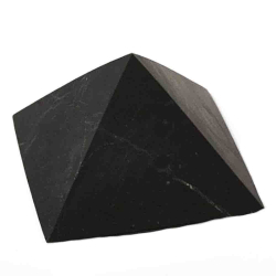 Пирамида шунгит неполированный асс.