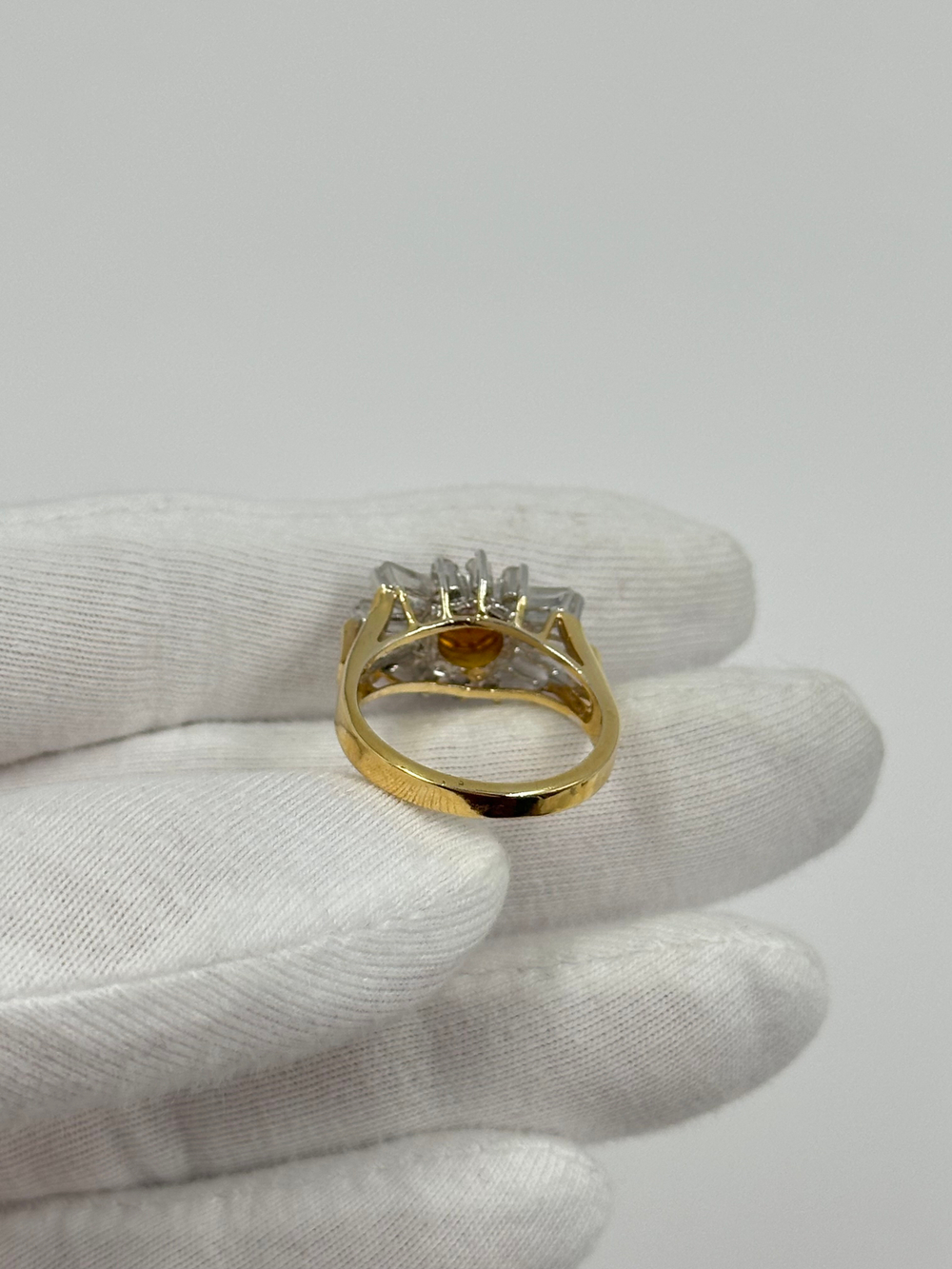 Кольцо с жёлтым кристаллом