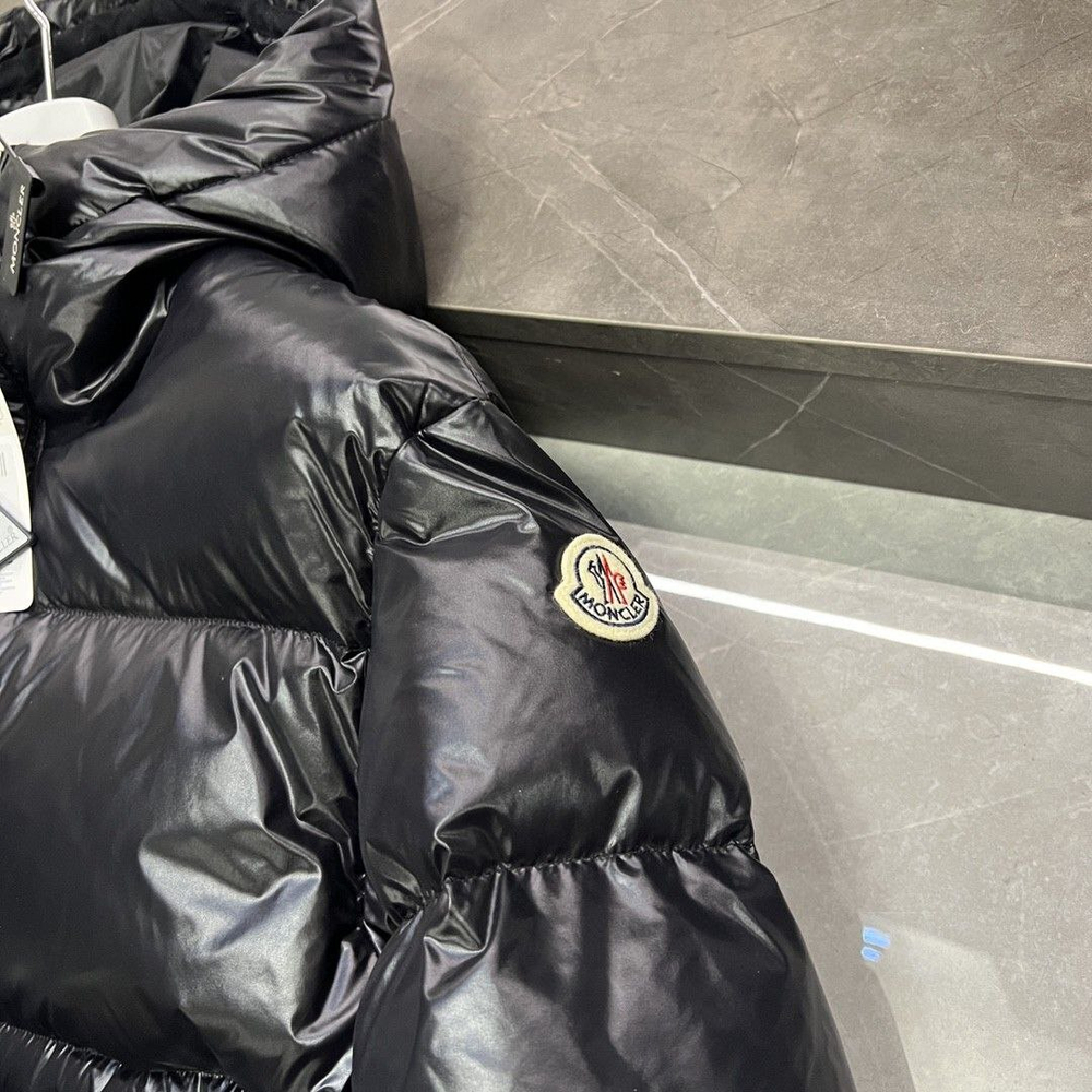 Пуховик Moncler