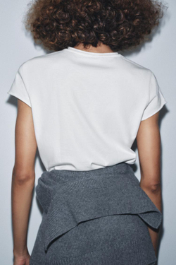 ZARA ФУТБОЛКА С ВЫШИТЫМ ТЕКСТОМ, ЖЕЛТОВАТО-БЕЛЫЙ