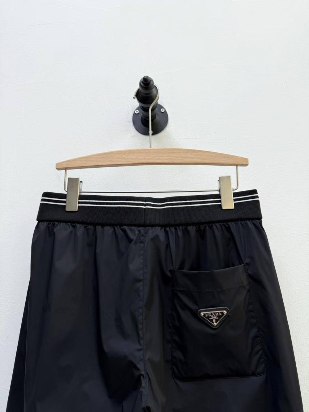 Спортивные штаны Prada