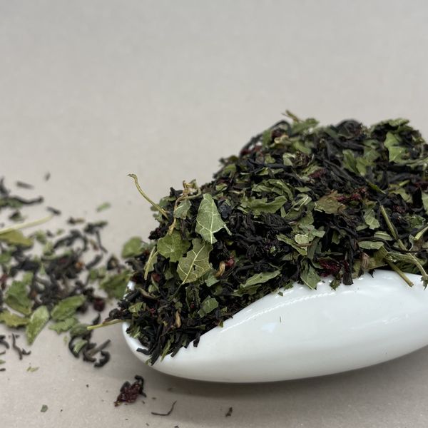 Чай смородиновый с листом и ягодами