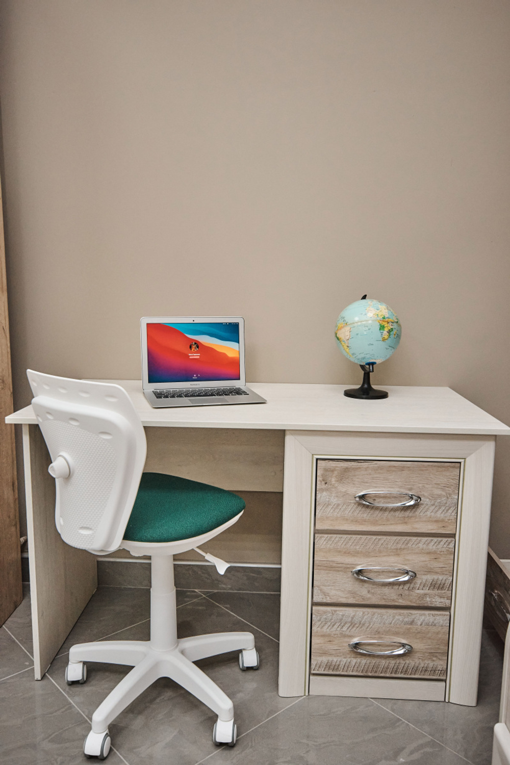 Стол письменный Мартина дуб приморский/дуб юкон