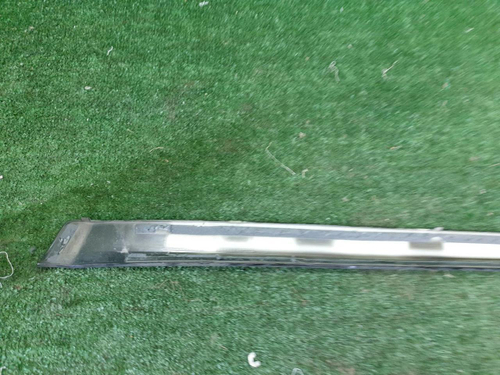 Молдинг двери задний правый Bentley Bentayga (2015-2020)