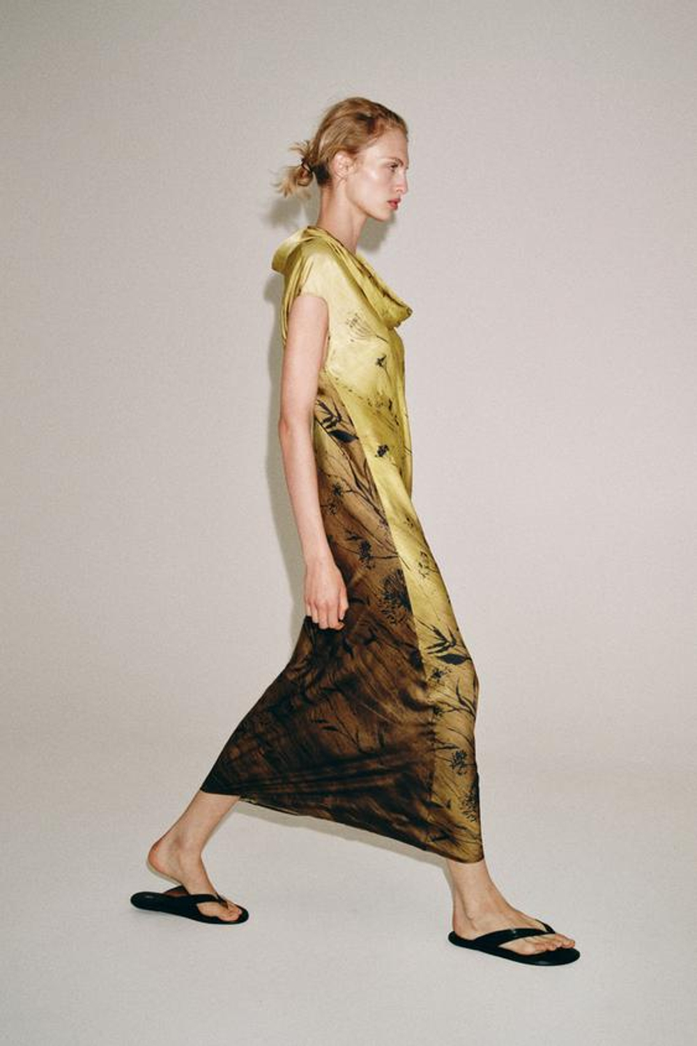 ZARA ПЛАТЬЕ С ПРИНТОМ ZW COLLECTION, КОНЬЯЧНЫЙ