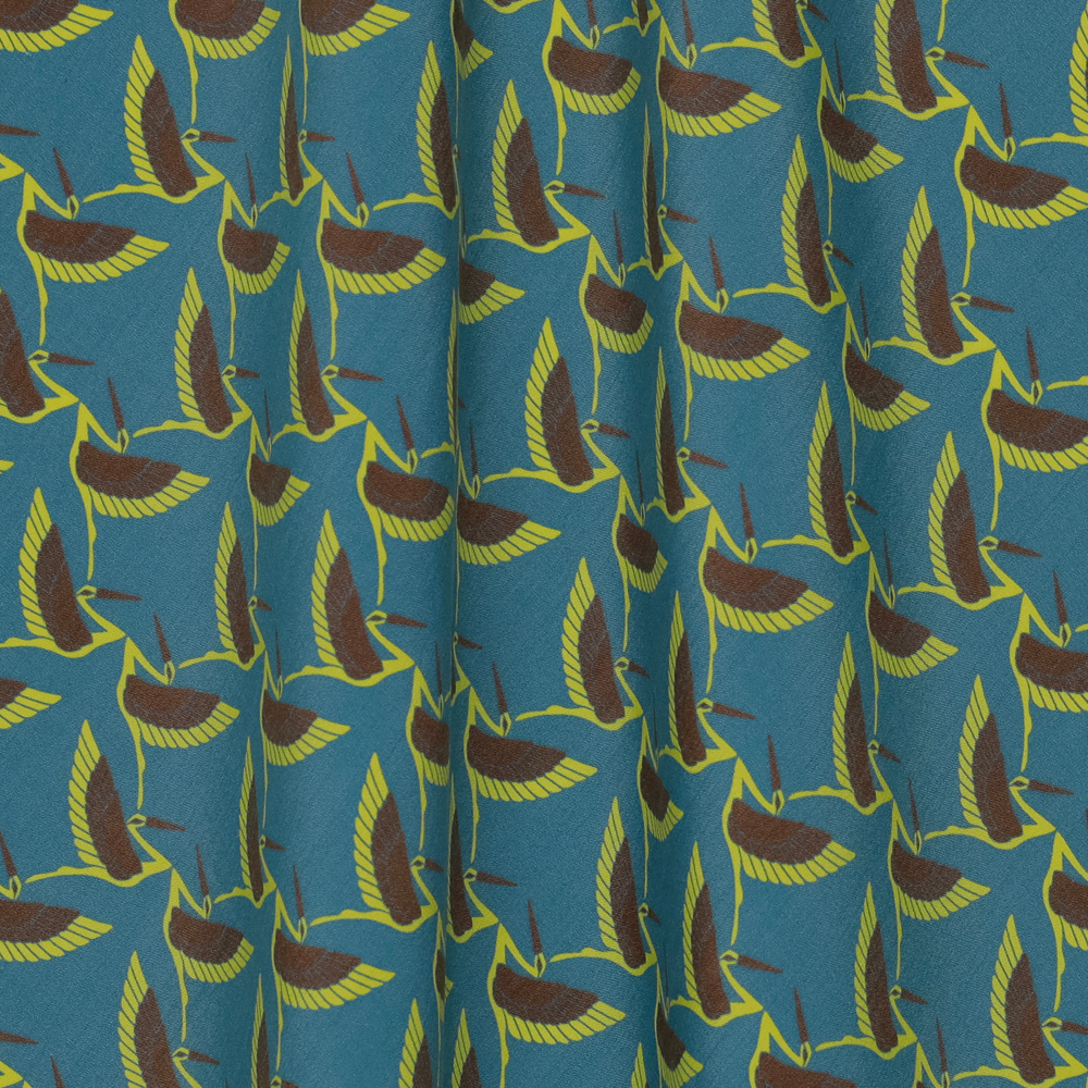 Шёлково-вискозная ткань "Цапли" на оттенке голубого (114 г/м2)