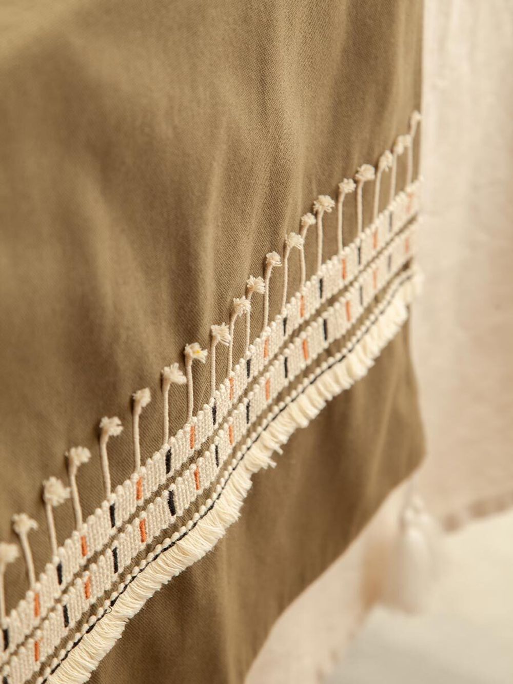 Дорожка на стол Nomad grid из коллекции Ethnic, 45х150 см