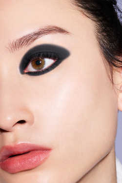 Shiseido Kajal InkArtist - подводка для глаз 4 v 1, 0,8 g