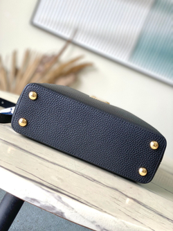 Louis Vuitton Capucines BB