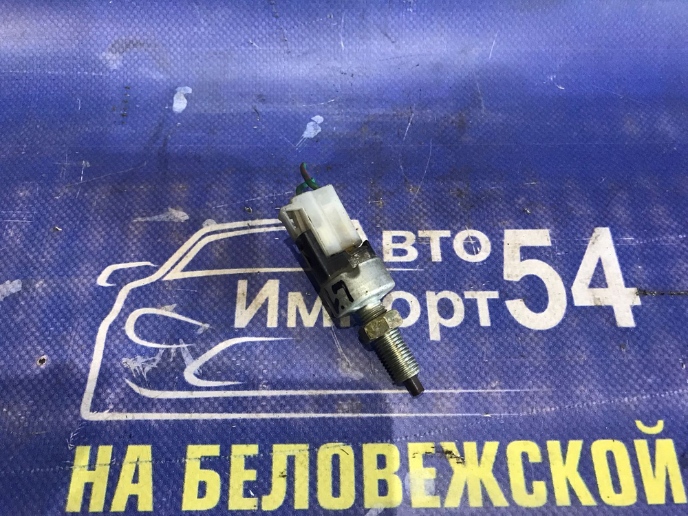 Датчик педали тормоза MITSUBISHI PAJERO 1990