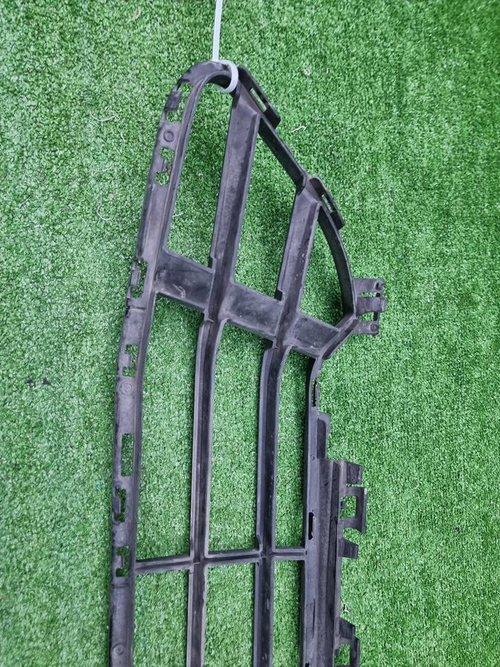 Решетка переднего бампера BMW X1 F48 (2019-2022)