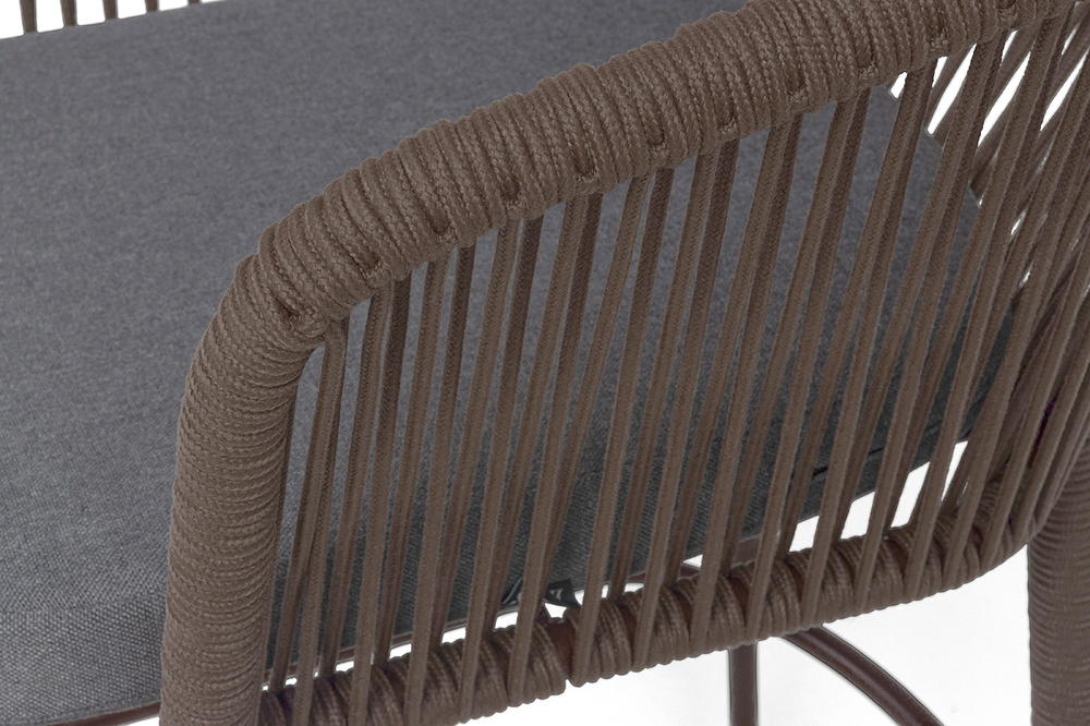 "Марсель" стул барный плетеный из роупа, каркас из стали коричневый (RAL8016) муар, роуп коричневый круглый, ткань темно-серая 027 NEW