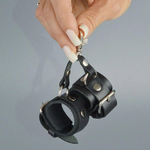 Брелок-сувенир "Наручники" в черном цвете