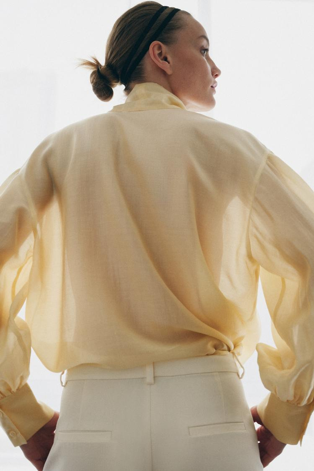 ZARA АТЛАСНАЯ РУБАШКА С ПЛАТКОМ — ZW COLLECTION, ЯИЧНО-ЖЕЛТЫЙ
