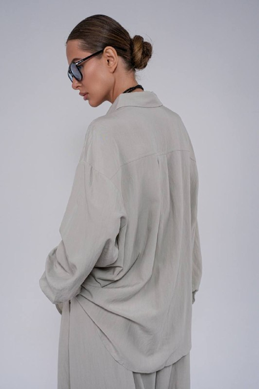 Костюм из тенсела с брюками аладинами.