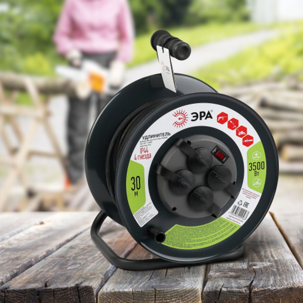 Удлинитель силовой ЭРА RMx-4es-3x1.5-30m-IP44(KG) на металлической катушке c заземлением 4 розетки 30м КГ 3х1.5мм2 | Силовые удлинители