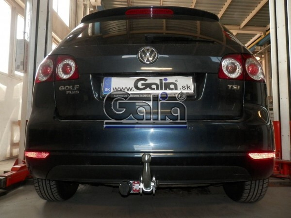 Фаркоп оцинкованный Galia A038A для Audi A3 2003-2008: хетчбек 3 двери, VW Golf V, VI, Plus хетчбек 3/5 дверей 2003-2008, 2008-2013 (2WD только)(паспорт и сертификат в комплекте)(без электрики)