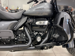 Road Glide Limited 114 Harley-Davidson - Gauntlet Gray Metallic (Black Finish)