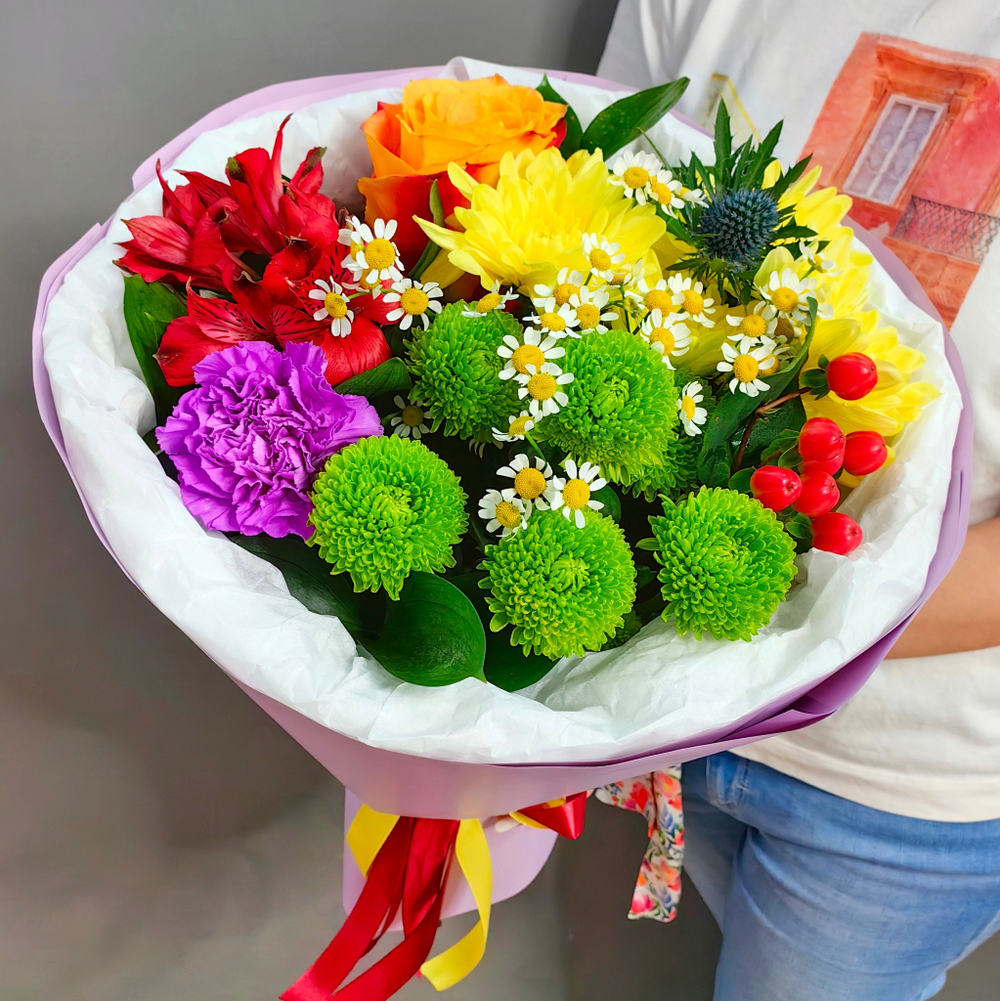 Авторский букет в яркой гамме