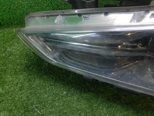 Битая Фара левая Genesis G70 (2017-2021) LED