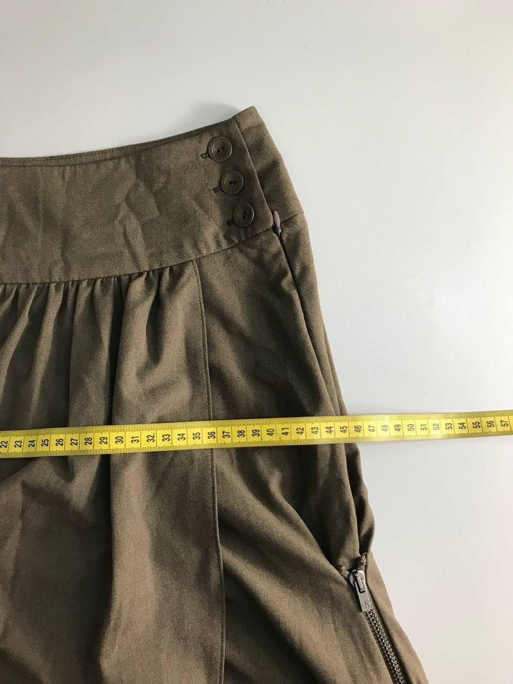 Брюки оригинального кроя, маркировка 40, визуально на 46 размер