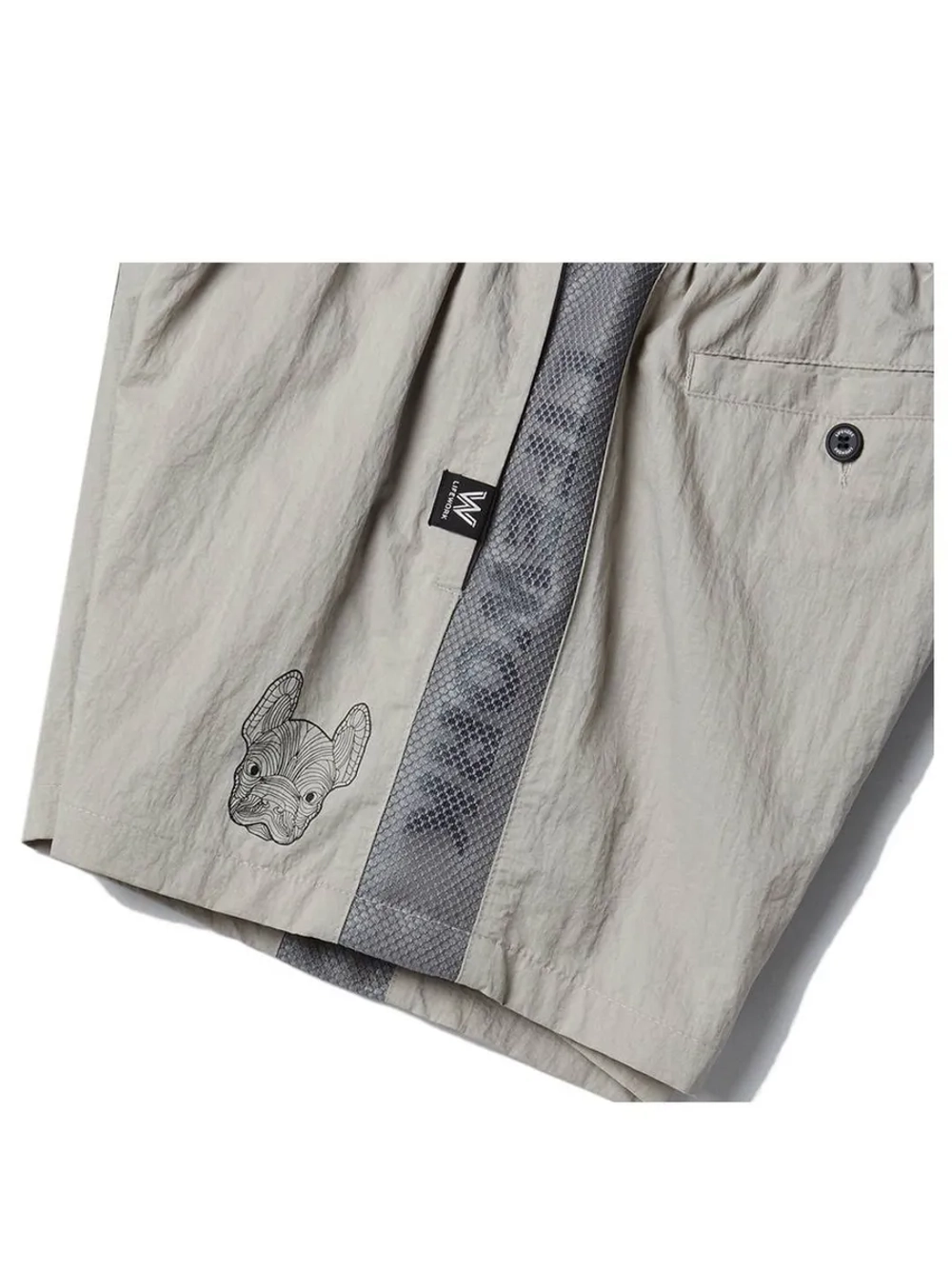 Шорты нейлоновые с сетчатыми полосками