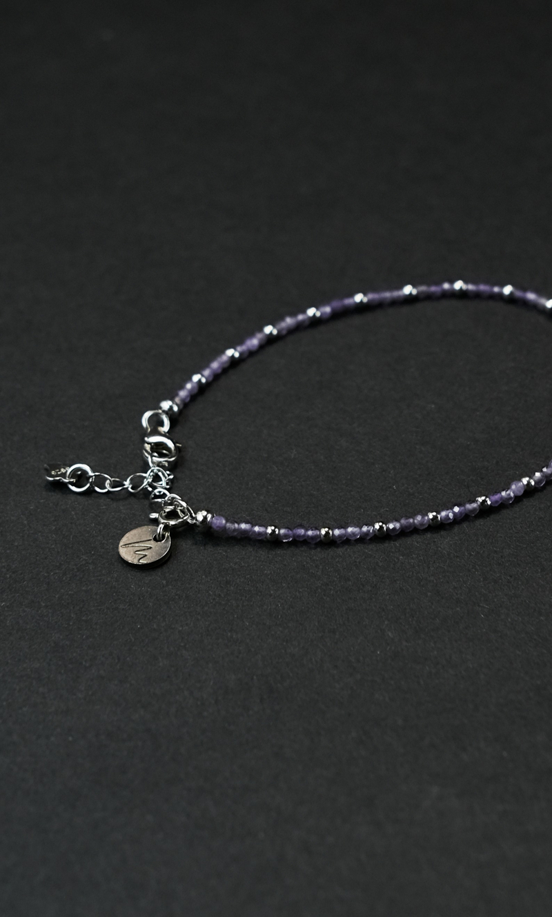 Браслет "Memo about Mind" из аметиста с серебряными бусинами на замочке