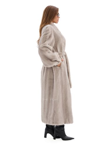 Длинная серая шуба из эко-меха