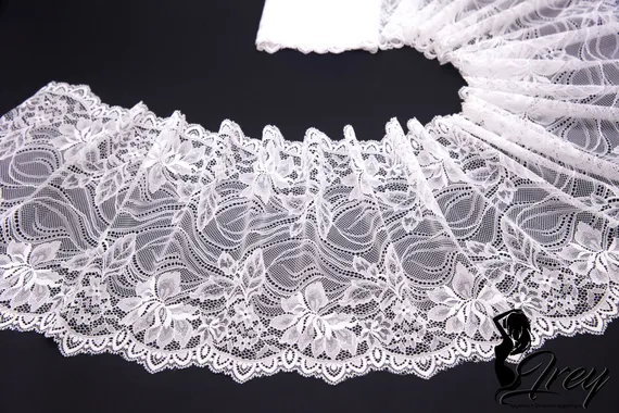03-249 Кружево эластичное 23 см, теплый белый