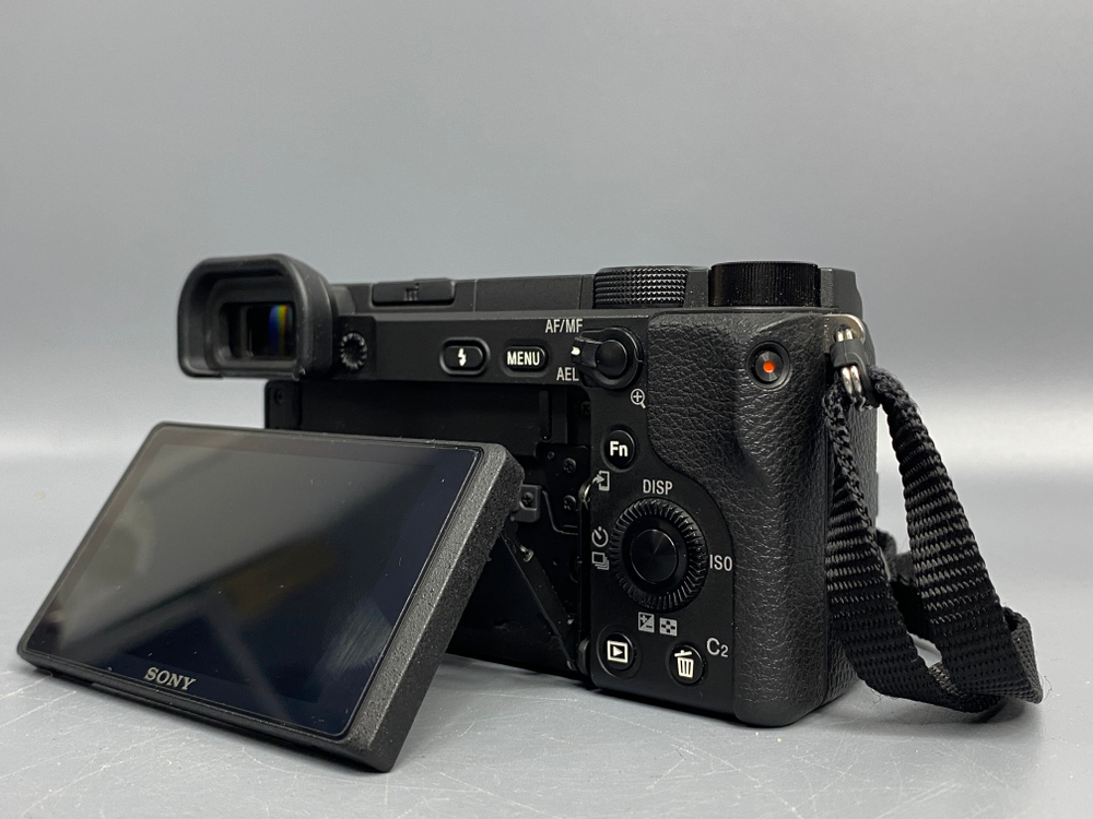 Sony A6400 14.000 кадров