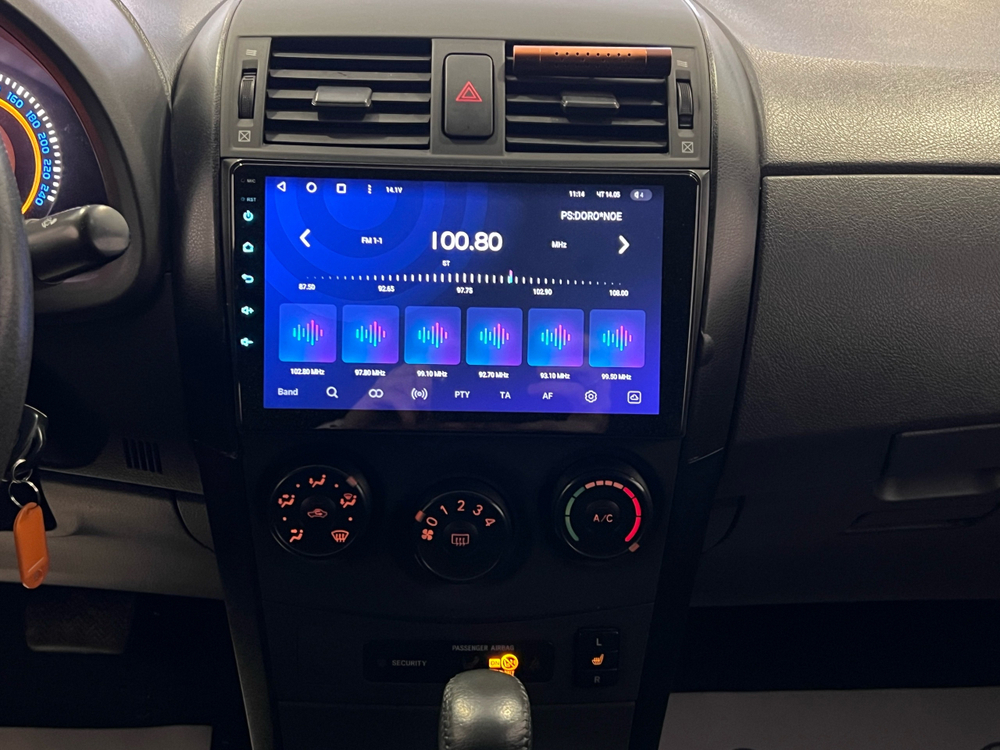 Toyota Corolla, 2011 год