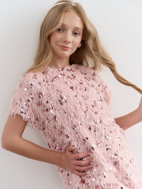 Платье с перьями 