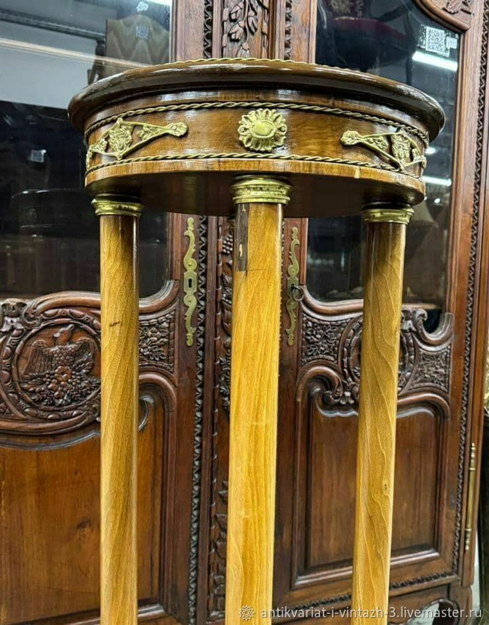 Большая старинная подставка/постамент